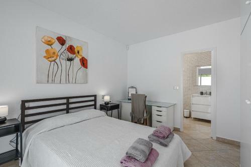 Wonderful Villa In Sue�o Azul With Private Pool