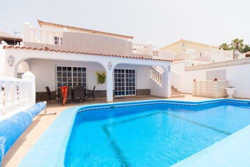 Villa Pan With Private Heated Pool