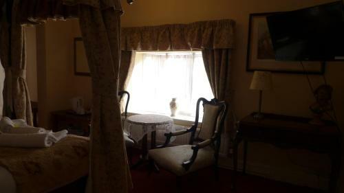 Hotel Crown Inn