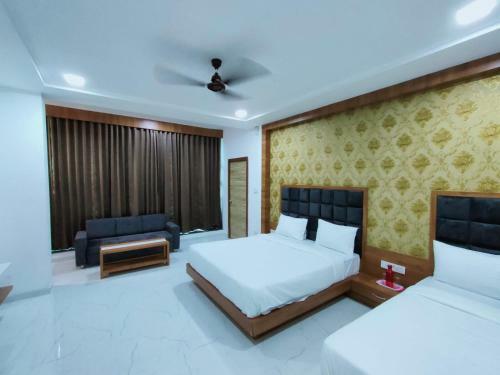 Hotel Rest And Leaf