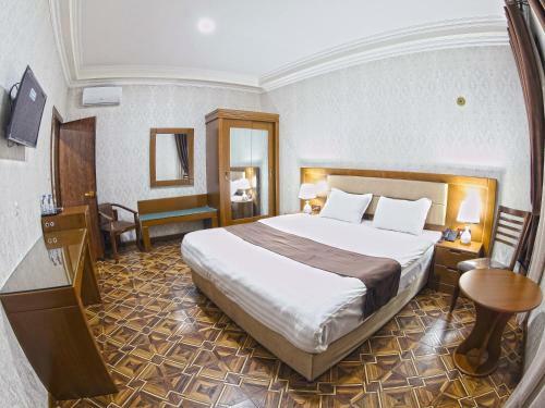 Hotel Caravan Plaza