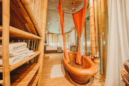 Villa Tower House - 4 Bds Eco Bamboo House, River View