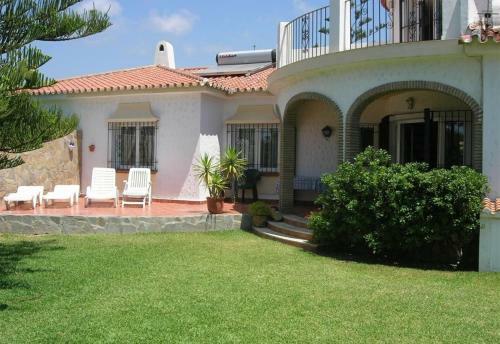 Beach Front Villa For 10 People