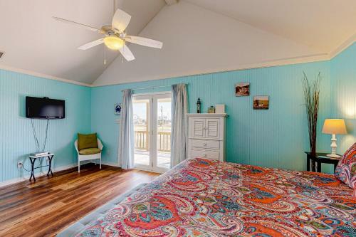 Pelican Perch