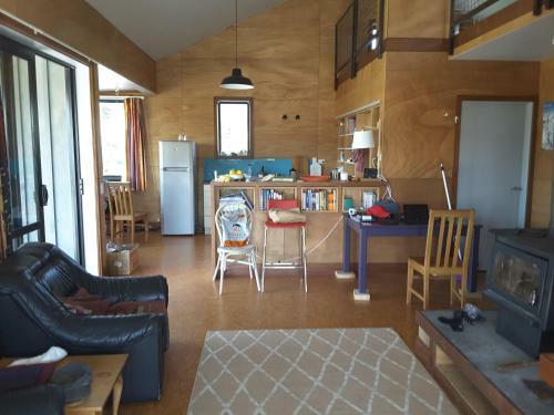 Haast Hideaway - Solar And Wind Powered Lodge