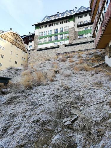 Apartamentos Surynieve Edificio Serraneu