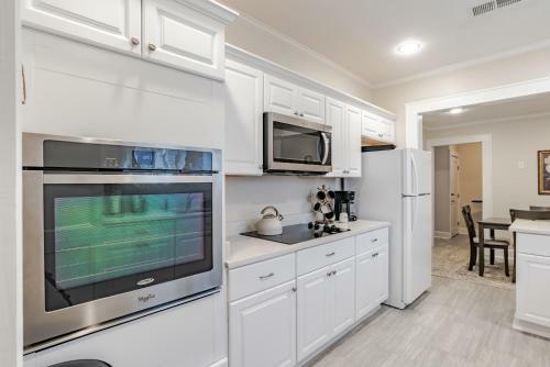 Haute On Hannon- Midtown Cottage!