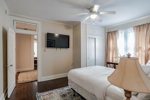 Haute On Hannon- Midtown Cottage!