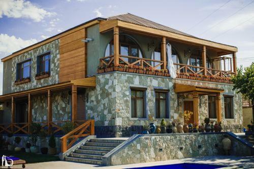 Villa Yerkir Eco House