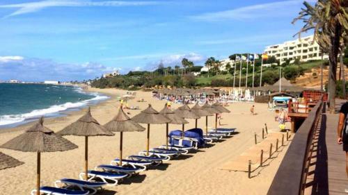 Mi Capricho B17 Beachfront Apartment
