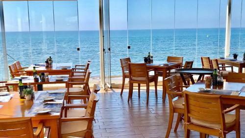 Mi Capricho B17 Beachfront Apartment