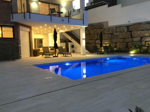 Luxury Villa For 12 People