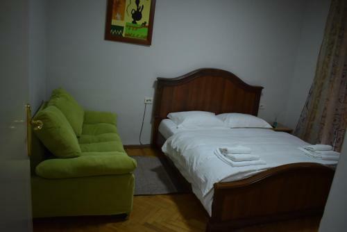 Simon Apartment