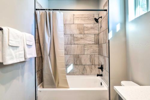 Flagstaff Getaway With Yard 4 Mi To Downtown!