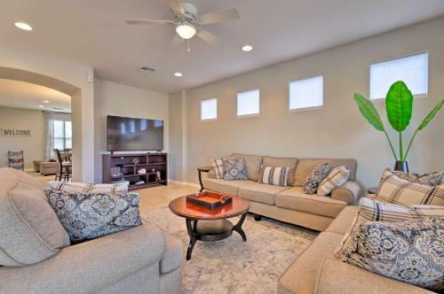 Bright And Airy Goodyear Home Near Golf Courses
