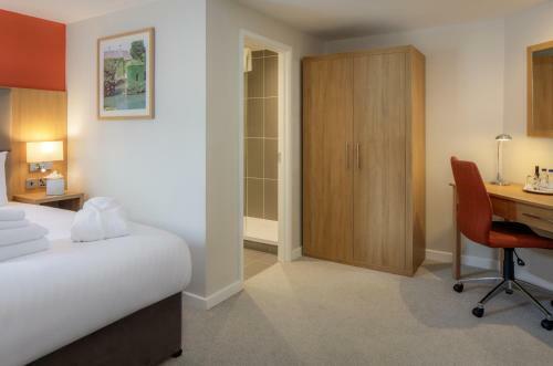 Oxford Witney Four Pillars Hotel