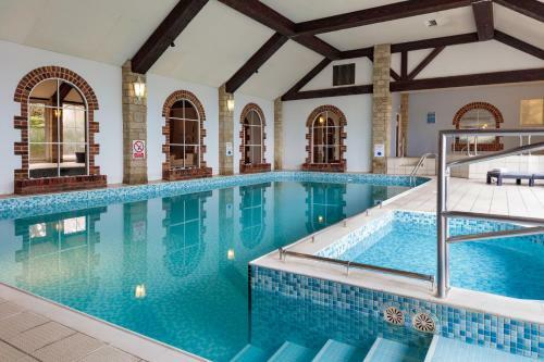 Oxford Witney Four Pillars Hotel