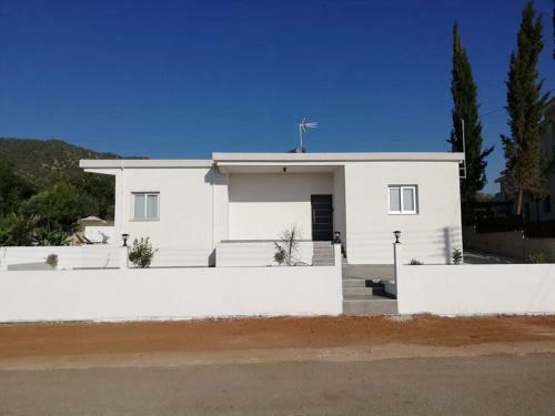 X.d Paisiou Villa