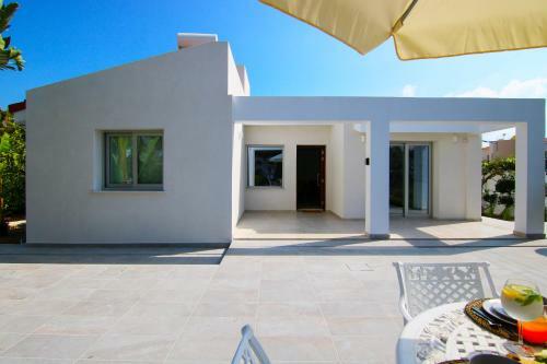 Phaedrus Living Luxury Villa Ellison
