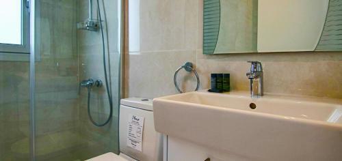 Phaedrus Living Luxury Villa Ellison