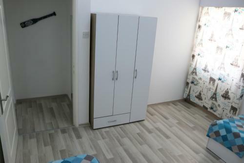 Amber's House (Studio Apartments)