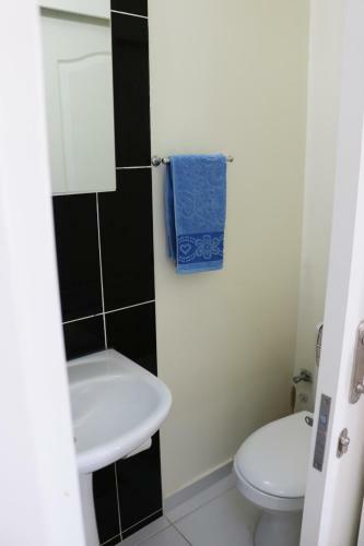 Amber's House (Studio Apartments)