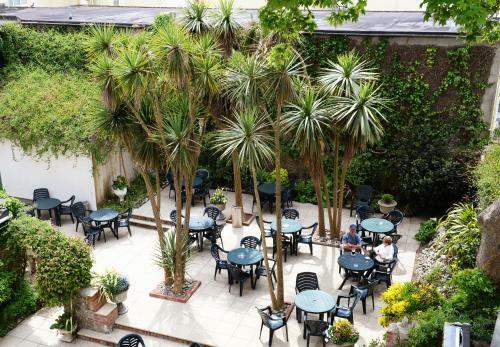 Clarence House Hotel