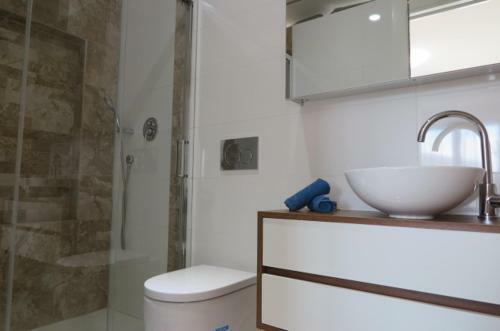 White Luxury Apartment
