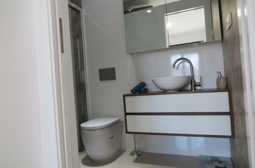 White Luxury Apartment