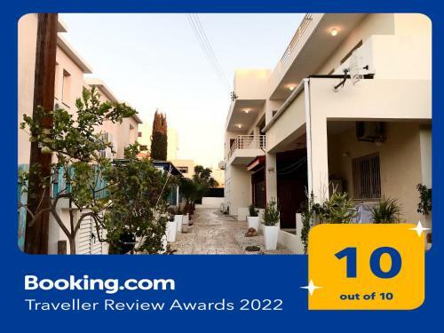 2 Br Cates Top Floor Peaceful Apartment With Pool!