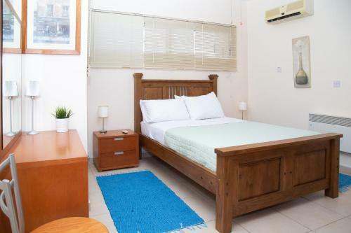 2 Br Cates Top Floor Peaceful Apartment With Pool!