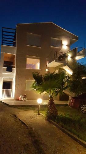 Villa Evita , Penthouse, 53m2 ,athytos
