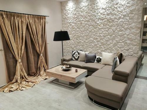 Olive Grove Deluxe Apartment