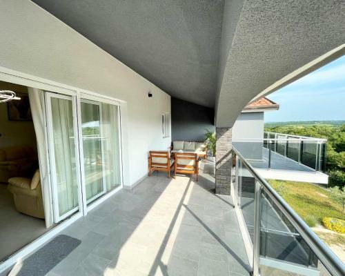 Black Diamond Apartment