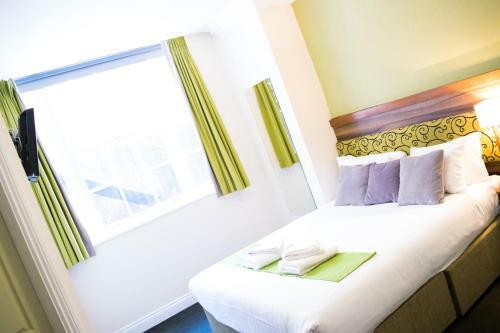 Surtees Hotel