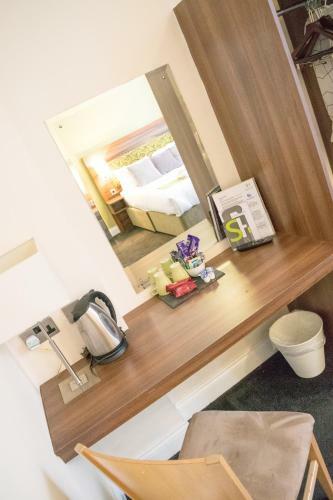 Surtees Hotel
