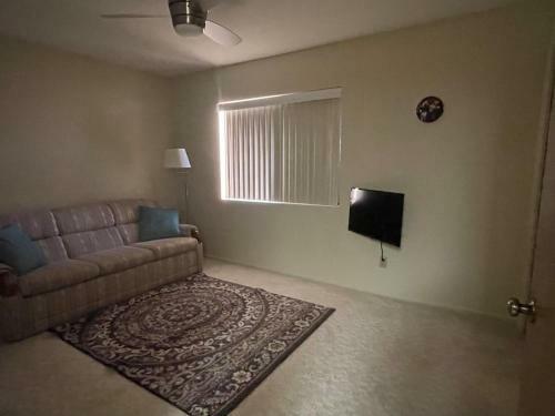 Spacious 2bed/2bath Apartment Is Mesa, Az - 55+ Community