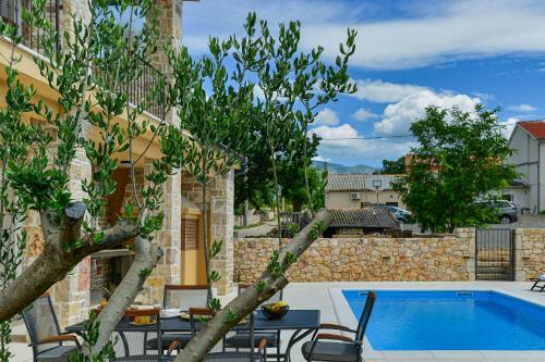 Luxury Stone Villa Banovi With Pool