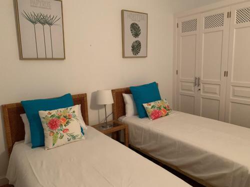 Villa En Pasito Blanco Con Piscina Y Jardin