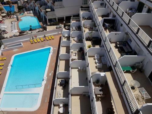 Apartment With Big Pool And Sea View