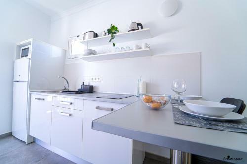 Apartamentos Anjomacar I