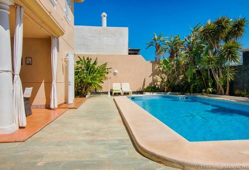 Villa La Concha Beachfront Heated Pool