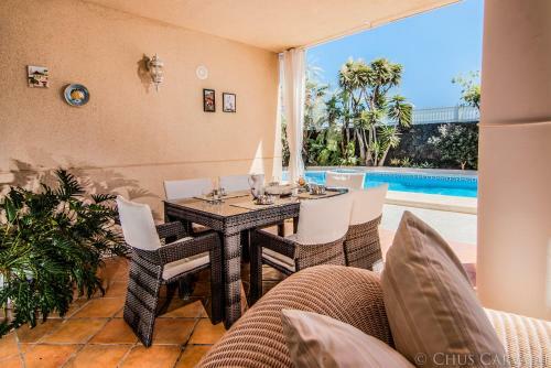 Villa La Concha Beachfront Heated Pool