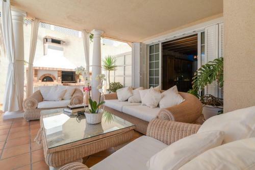 Villa La Concha Beachfront Heated Pool