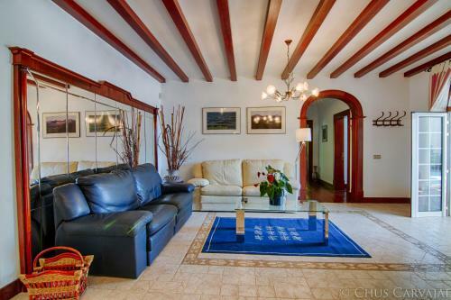 Villa La Concha Beachfront Heated Pool