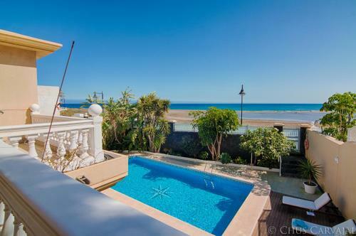 Villa La Concha Beachfront Heated Pool