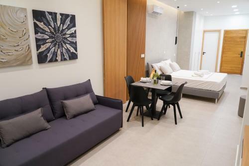 Chrystal Blue Suites Studio Apartment Hermia