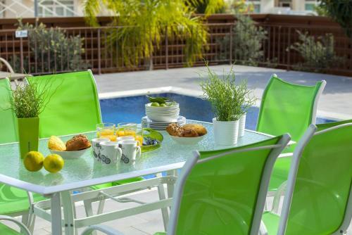 Your Beautiful Holiday Villa Minutes From Fig Tree Bay, Protaras Villa 1517