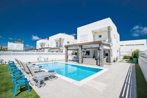Beautiful Villa Minutes From The Beach, Protaras Villa 1405