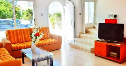 2 Bedroom Semi Detached Villa